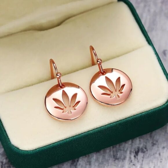 Rose Golden Leaf Earrings New - Picture 1 of 3